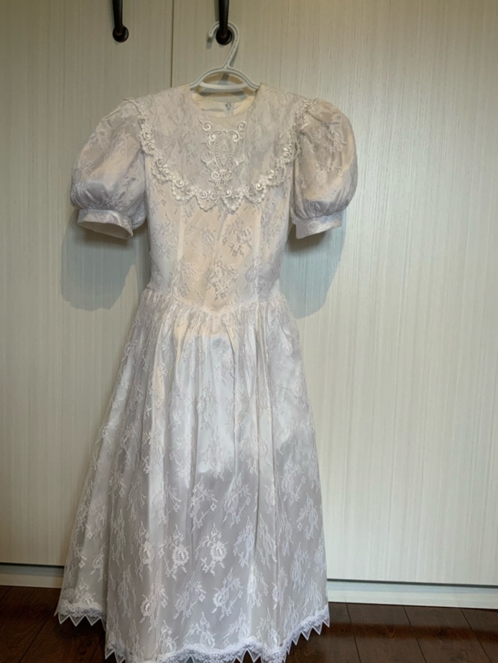 Jessica McClintock White Lace Formal Girls' Dress with Puff Sleeves